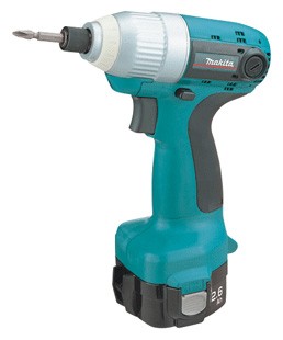 Шуруповерт Makita 6980 FDWAE 12V 2ah 125Hм