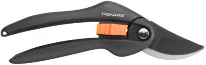 Секатор плоскостной FISKARS