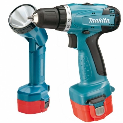 Шуруповерт Makita 6261 DWРLE